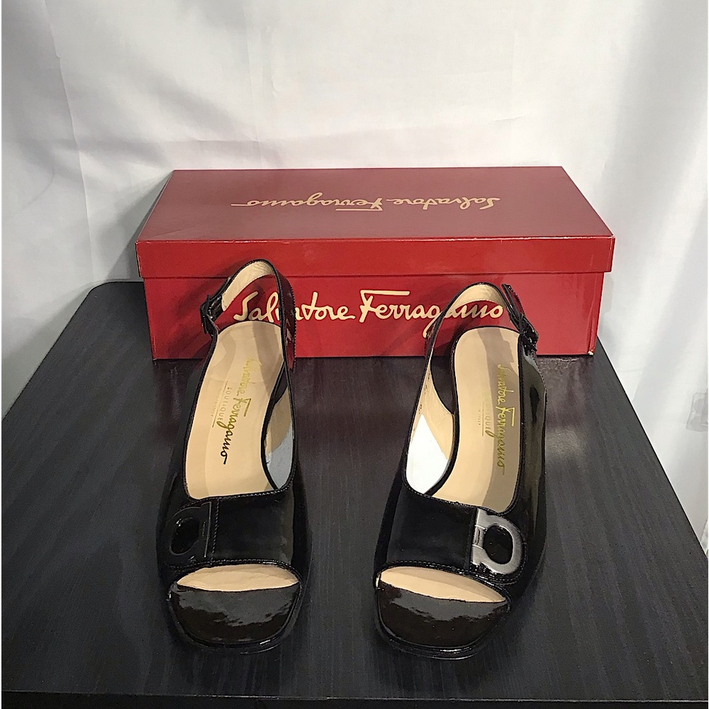 Salvatore Ferragamo Black Patent Leather Slingback 7AA
